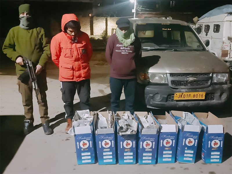 Srinagar police arrested two notorious drug peddlers