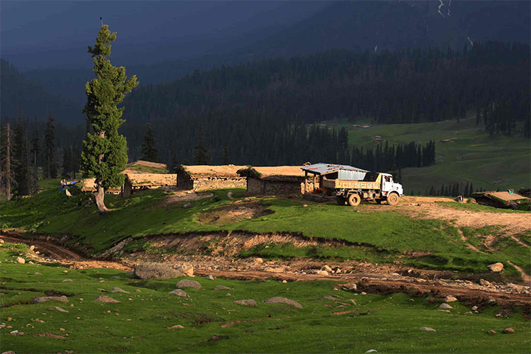 15 Kanals land illegally occupied by Ex Finance Minister retrieved in Shopian Srinagar