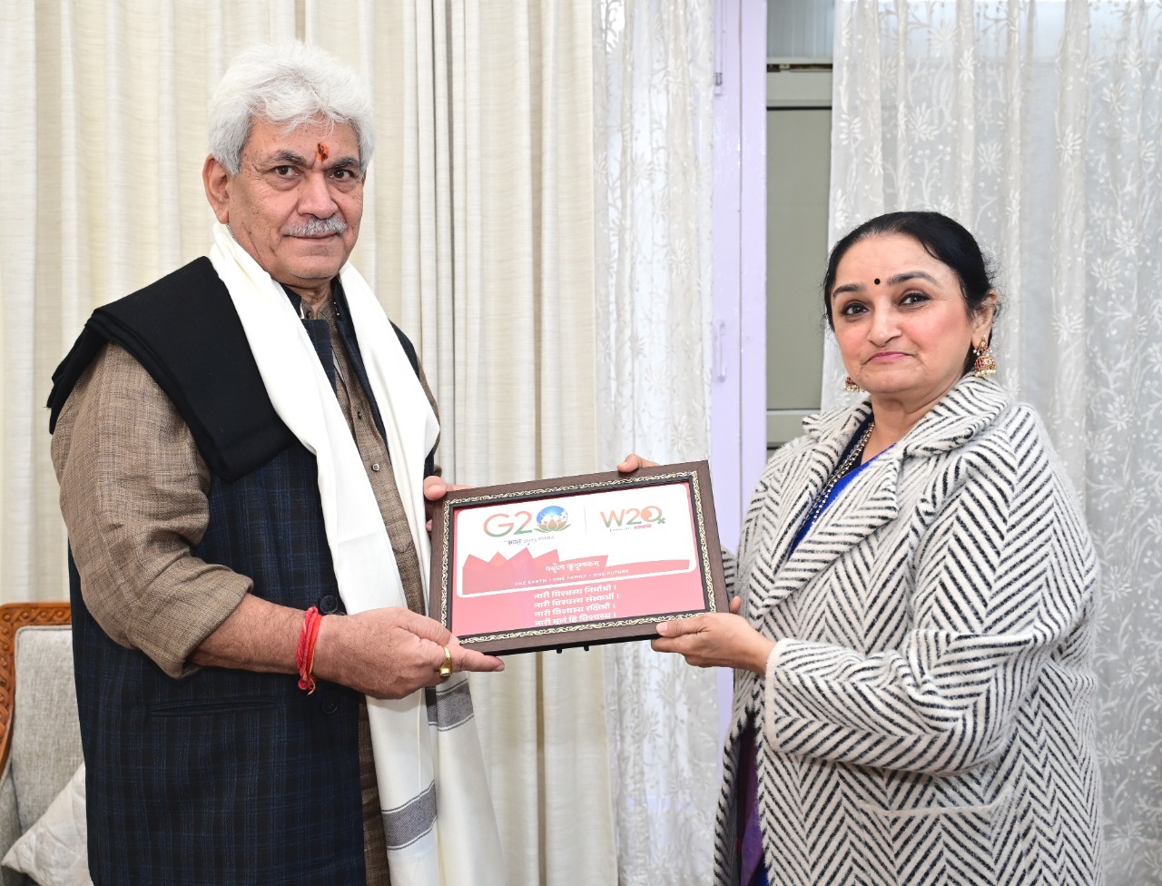 Dr Sandhya Purecha, Chair, W20 India meets Lt Governor
