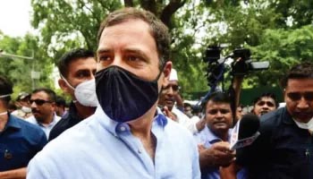 Rahul Gandhi resumes Yatra from Kathua wearing Jacket, ends T-shirt debate