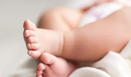 Baby dies in mother's womb at EH Qazigund, Family alleges medical negligence