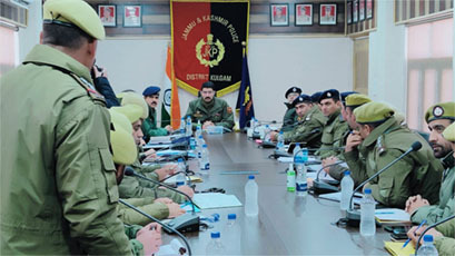 DIG SKR Anantnag visited district Kulgam; Chaired crime/security review meeting