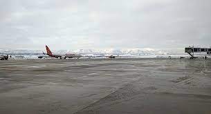 Flight operations suspended at Srinagar Airport after fresh snowfall