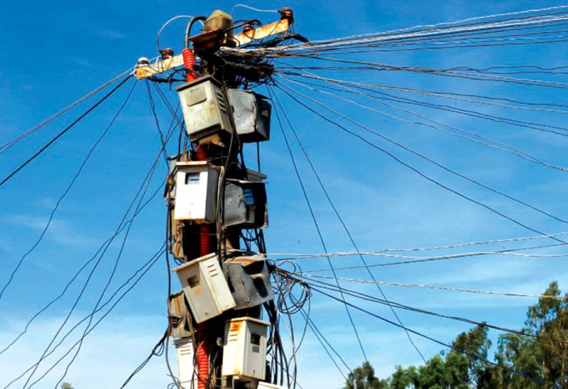 Ganderbal’s Duderhama residents protest over installation of smart meters