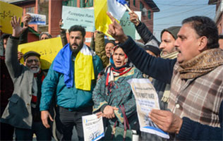 Amid objections, the J&K administration starts a campaign to stop encroachments on public lands.