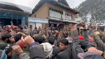 Protest held in Anantnag over J-K admin’s decision to evict people from state land