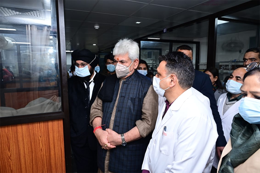 Lt Governor visited GMC Jammu to Inquire About The Health of Civilians Injured in Rajouri Militant Attack