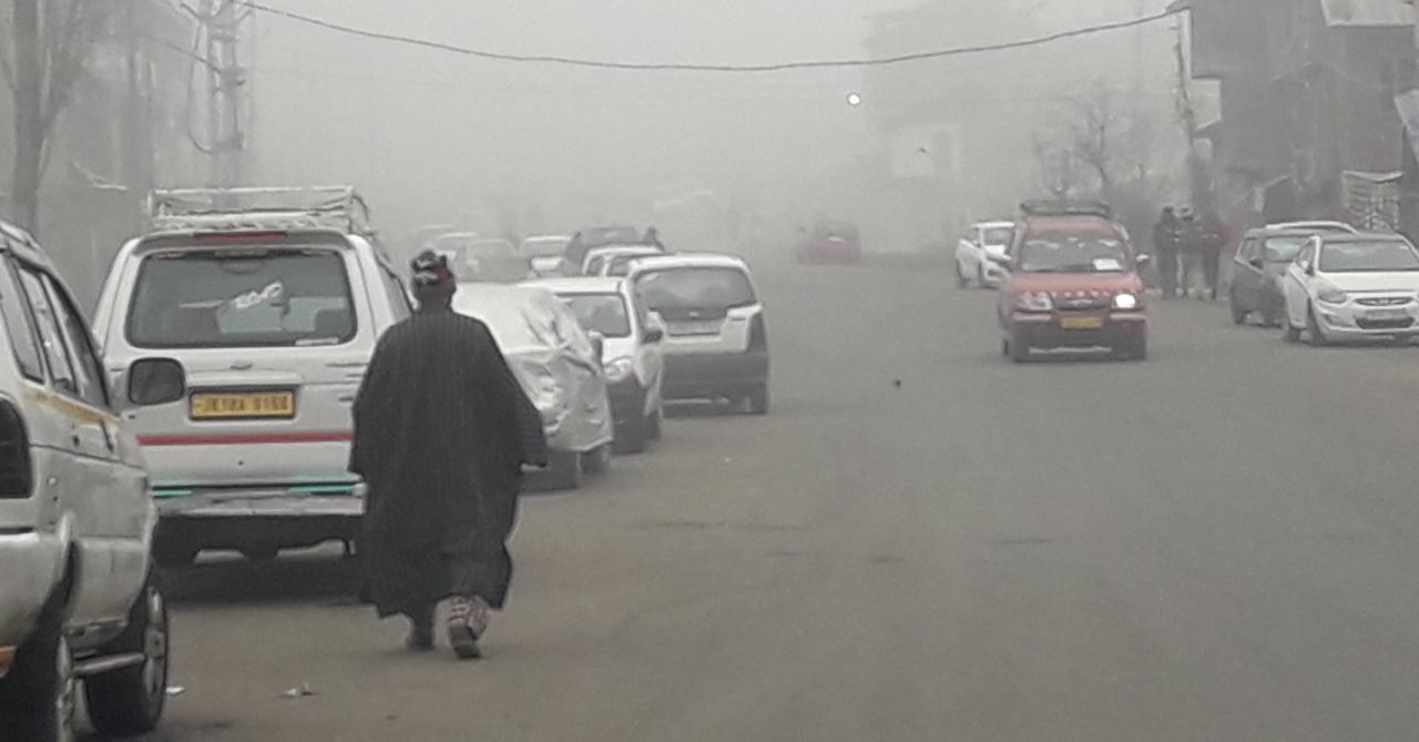 Fog engulfs Srinagar, Jammu as mercury records slight drop in J&K