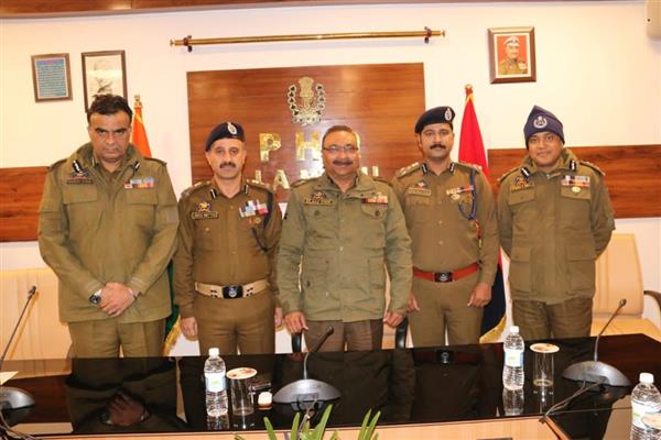 PHQ bids farewell to outgoing AIsG, SP; DGP appreciates their services & commitment and Decorates newly promoted DIsG