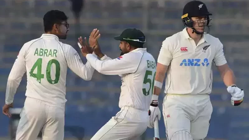 After New Zealand scores 449 in the second Test, Haq serves as Pakistan's bulwark.