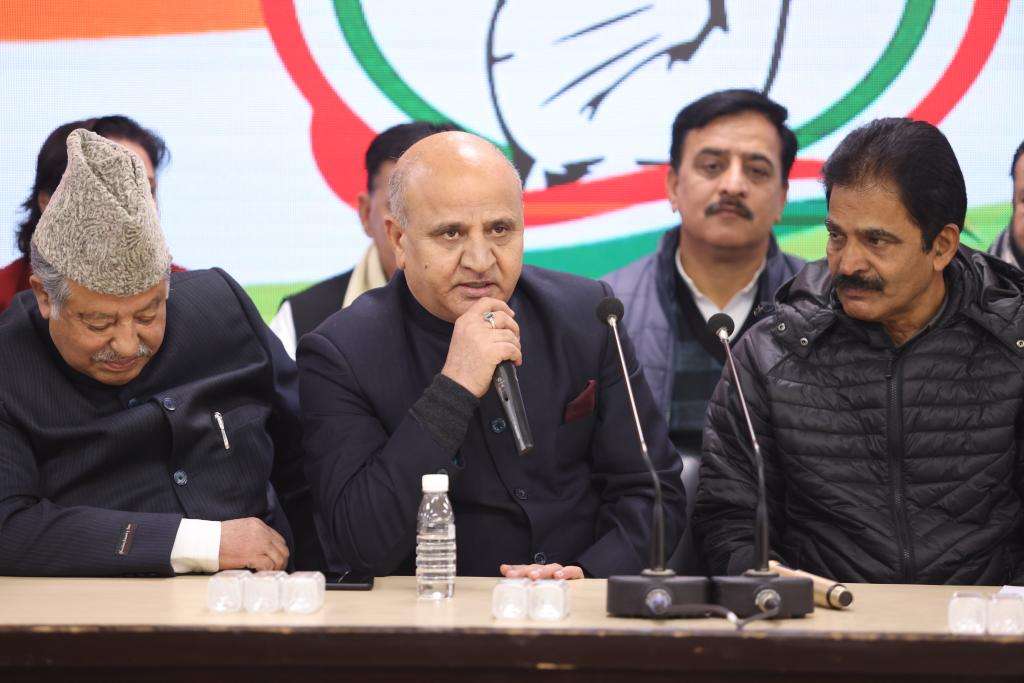 Prominent J&K leaders joining INC at AICC Press Conference