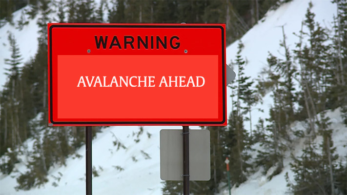 Massive avalanche hits Afarwat Peak in Gulmarg, rescue ops on