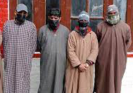 Police arrests 10 absconders in Pulwama