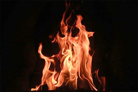 Fire breaks out in commercial shopping complex at Ganderbal