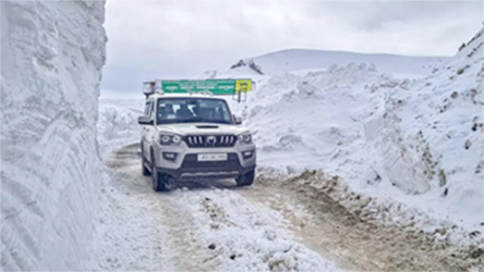 Road to Sinthan Top to be opened in few days DC Anantnag