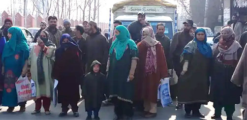 Unavailability of doctors at MCH Sopore trigger protest as patients suffer