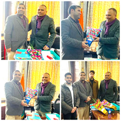 President of ACA & SKLCWS Mr.Tariq Ahmad Shera met with Divisional Commissioner Kashmir, wished him good luck for new assignment.