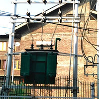 Noorbagh Pandit Mohalla Srinagar reels under darkness since 8 days, Demand upgradation of their transformer