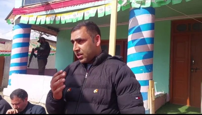 Aadil Nazir Baramulla/04 March:-Senior Congress Leader Altaf Malik along with Zaingair Constituency incharge Farooq Ahmed Rather, Mohd Ameen Shah Sarpanch Wadoora were present and held interaction with the general populace of warpora and Adjoining areas. During the meeting Senior Congress Leader Altaf Malik impressed upon the fact that there is only one party who can solve the issues of common man as the present regime is not doing anything in terms of basic amenities for the people. He said that this area has been ignored by the former Politicians and people are not having basic facilities in the area. He assured them if voted to power we will adress all the pending issues of warpora and its peripheries. He added that as of now people are suffering due to sky rocketing prices, Property tax and enemployment among youth. Notably Farooq Ahmad Rather said that this area is completely deprived as former Ministers have nothing done for these people. He said that if you hold the hands of Congress and support me , I assure you that there will be a new dawn in this Zaingair area of Warpora Sopore.