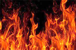 Massive Fire Damaged 2 Residential Houses in Rainawari Srinagar, F&ES Men On Job