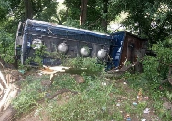 Driver injured in tanker accident in J&K's Banihal