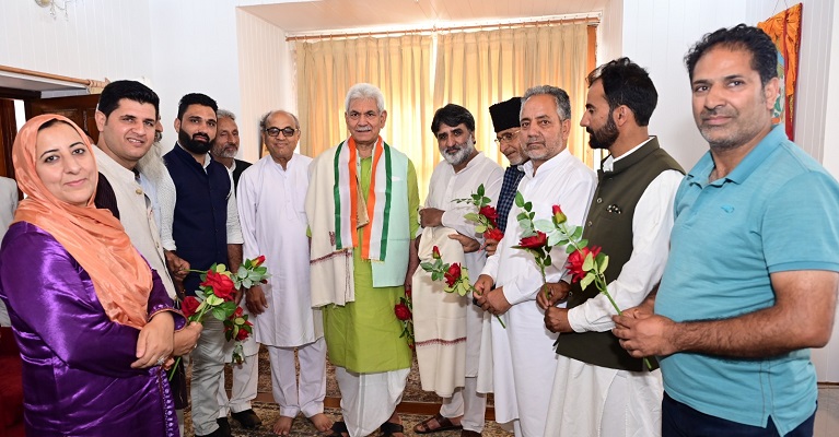 Delegation of Gandhi Global Family calls on Lt Governor