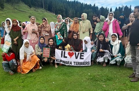 Field Trip To  Gulmarg Organised By Indian Army For Women  Of Kupwara