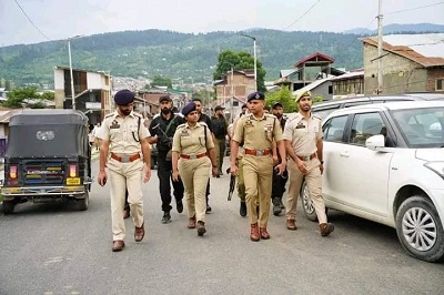 SSP conducts foot patrolling in Town Baramulla