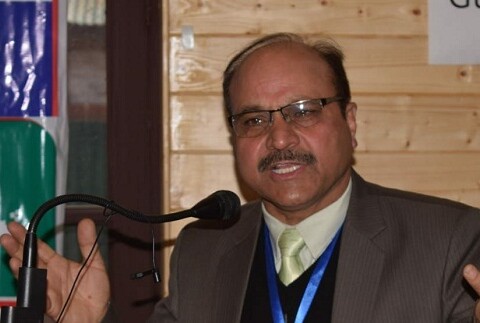 Parvez Maanous:A Maestro of Multilingual Literature
