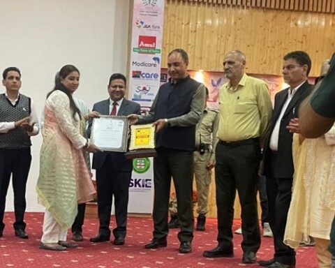 Dr. Gulnar Mufti Honored with Best Women Empowerment Award by Agri Vikas Chamber at Udaan Women Empowering Event