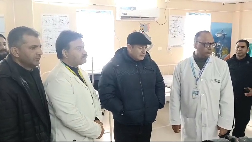 Javed Dar conducts surprise visit to GMC Baramulla; reviews functioning