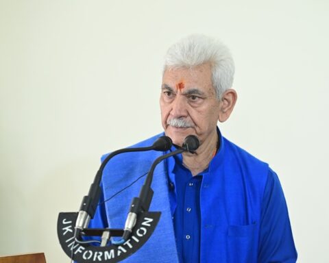Lieutenant Governor flags off J&K UT's contingent for National Youth Festival-2025