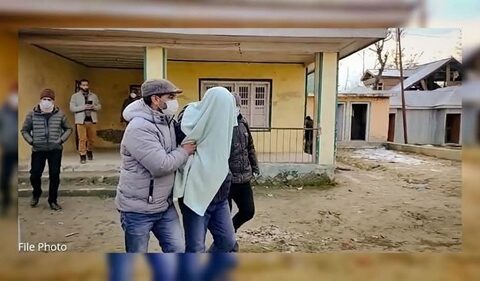 CB Caught Patwari Red-Handed Taking Bribe in Kathua, Arrested