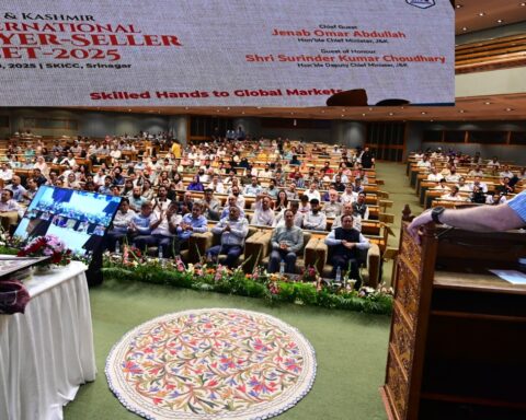 CM Omar Abdullah calls for revival of Buyer-Creator relationship at SKICC Meet