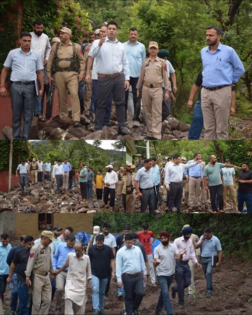 Deputy Commissioner visits flash-flood affected Qazi Mohra area.