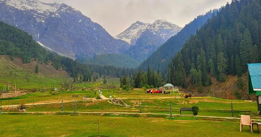 Gvn....After reopening of parks, tourist rush returns to Pahalgam