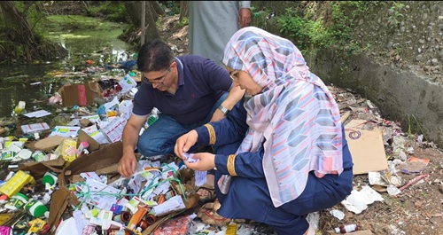 Huge Stock of Medicines Worth Lakhs Found Dumped in Forest Canal at Gundrehman Ganderbal, Authorities Begin Investigation