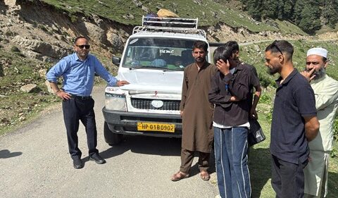 Illegal Outside Vehicles Fined, Blacklisted in Kokernag; ARTO Conducts Hill-Specific Checks