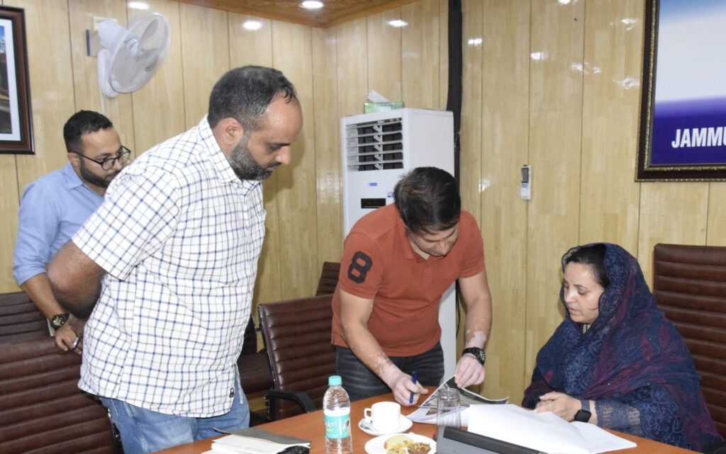 Sakeena Itoo reviews progress of works on Brazloo bridge Kulgam