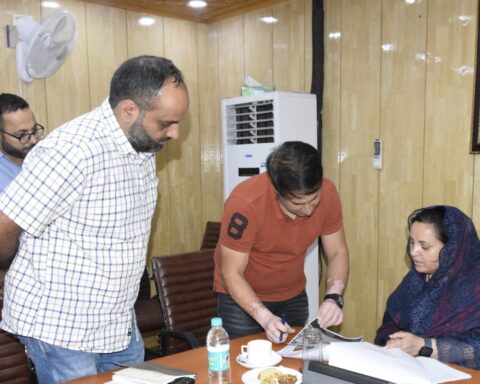 Sakeena Itoo reviews progress of works on Brazloo bridge Kulgam