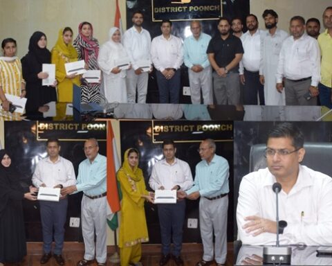 DC Poonch felicitates government school toppers with Tablets under BBBP Initiative