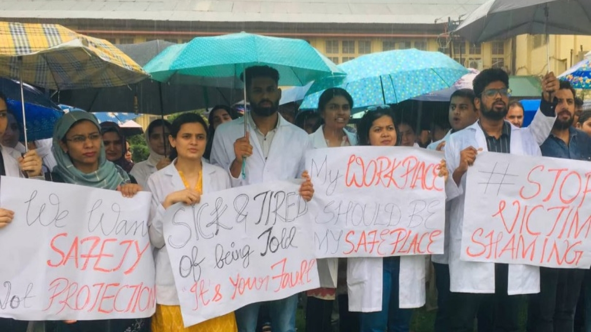 Doctors Protest at SMHS Over Assault on Colleague; GMC Sgr Condemns Incident