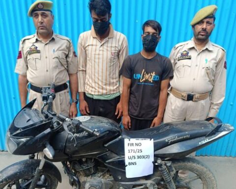 Swift Action by Pulwama Police Leads to Arrest of Bike Lifters and Recovery of Stolen Motorcycle