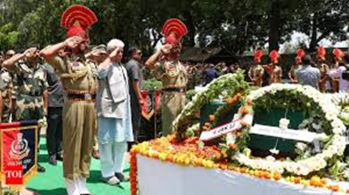 LG Sinha Pays Tribute to Soldiers Martyred in Kulgam Encounter