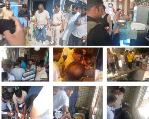 Pulwama Admin conducts Market checking drives in the District