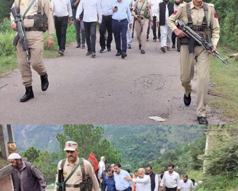 DC Poonch visits flood-affected area of Kalaban - Mendhar