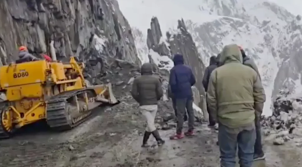 SSG Road Closed Due to Landslides at Zojila